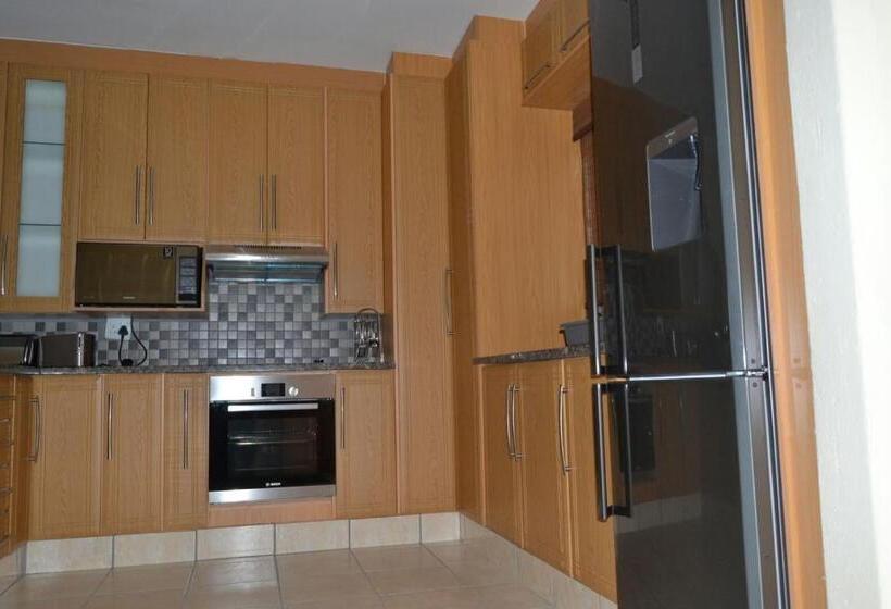 Отель Hoyohoyo Acorns Lodge