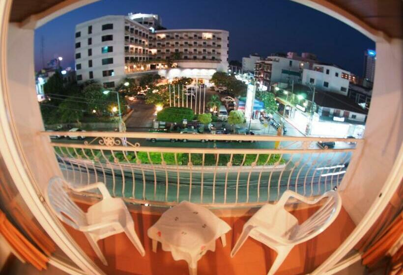 Jed Pee Nong Hotel โรงแรมเจ็ดพี่น้อง