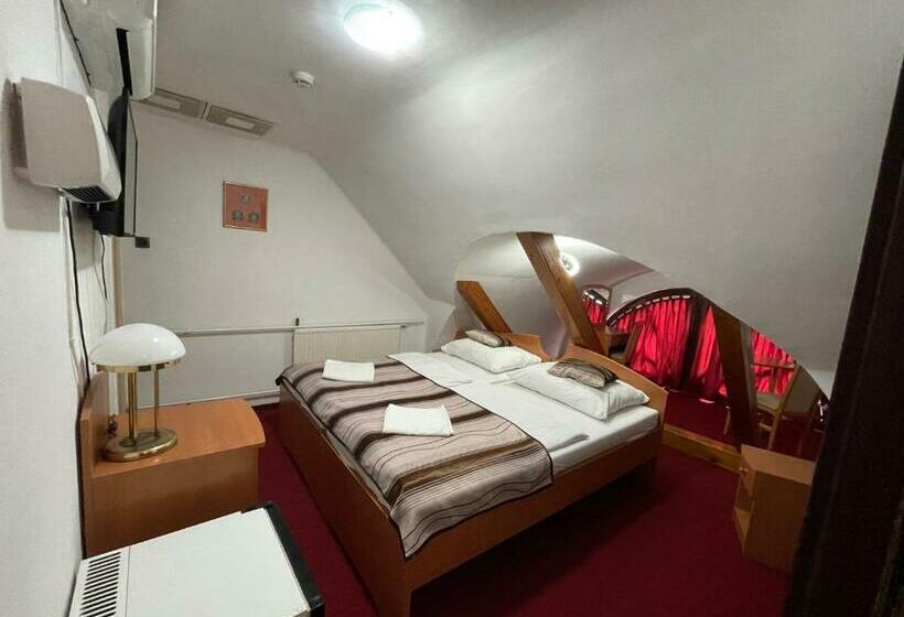 هتل Minaret&étterem