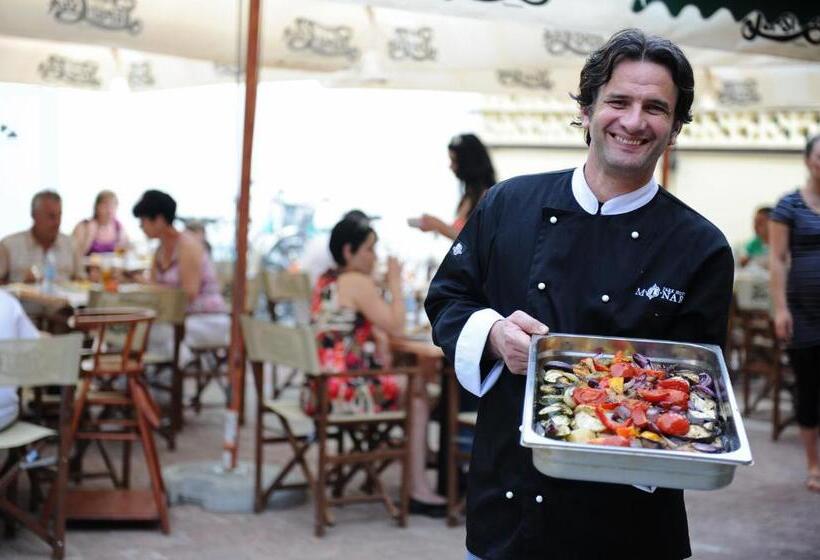 هتل Minaret&étterem