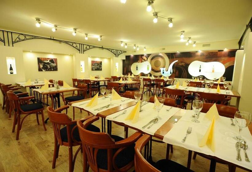 هتل Minaret&étterem