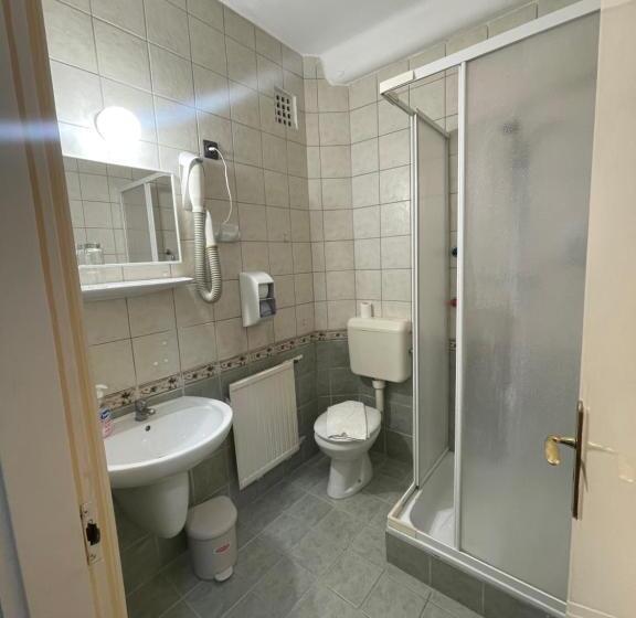 هتل Minaret&étterem