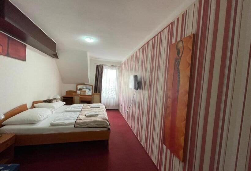 هتل Minaret&étterem