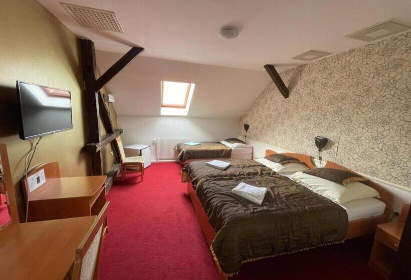 هتل Minaret&étterem