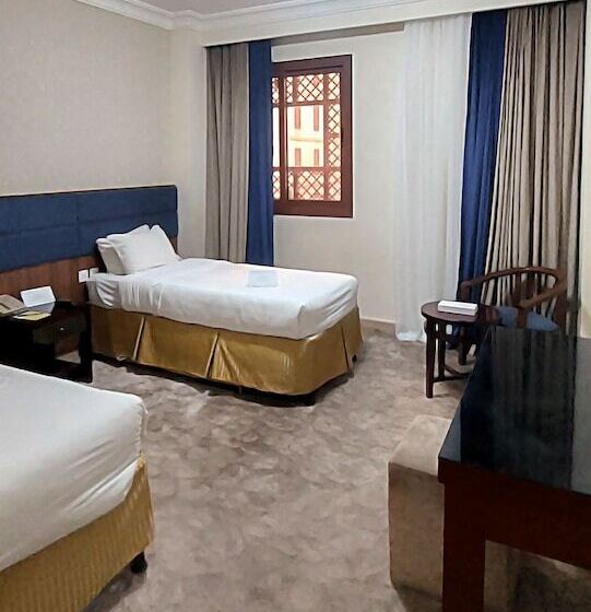 בית מלון כפרי Rabwat Al Safwah Golden