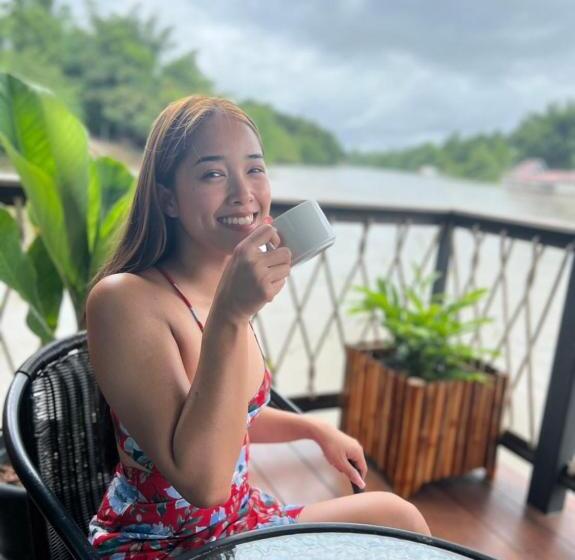 ホテル Rimwang The River Life