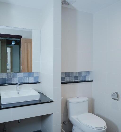 Отель The Cotton Tree Hometel