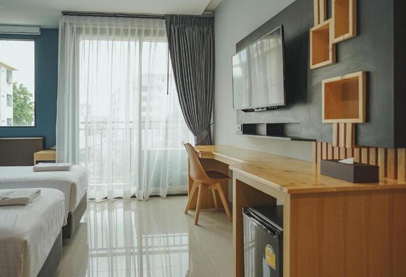 Отель The Cotton Tree Hometel