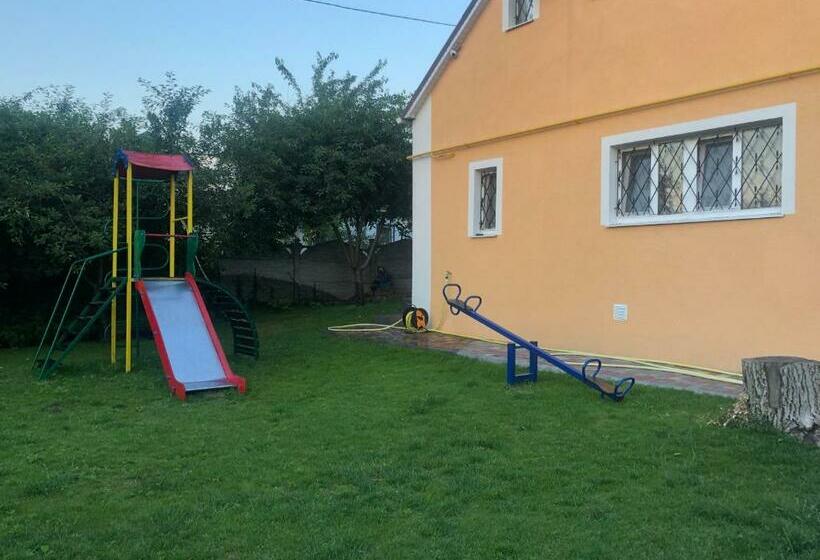 بنسيون приватний будинок повністю 142 м кв для проживання або для свят