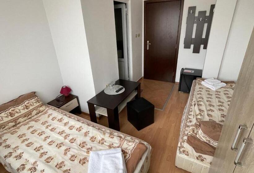 ペンション къща за гости александра