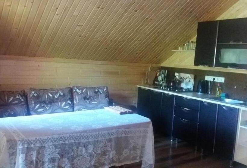 Pension (Hôtel basse catégorie) котедж хата рибака