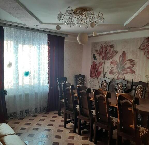 پانسیون у ані