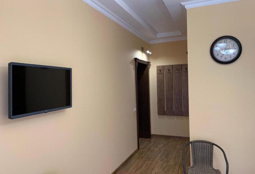 پانسیون сонячна соната