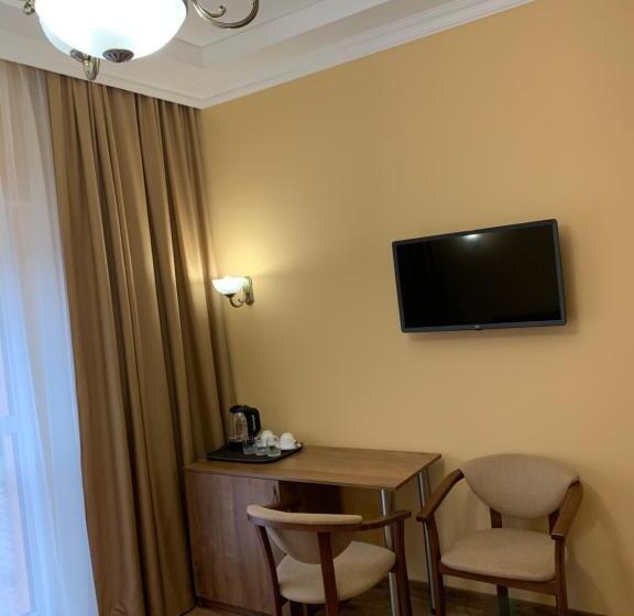 پانسیون сонячна соната