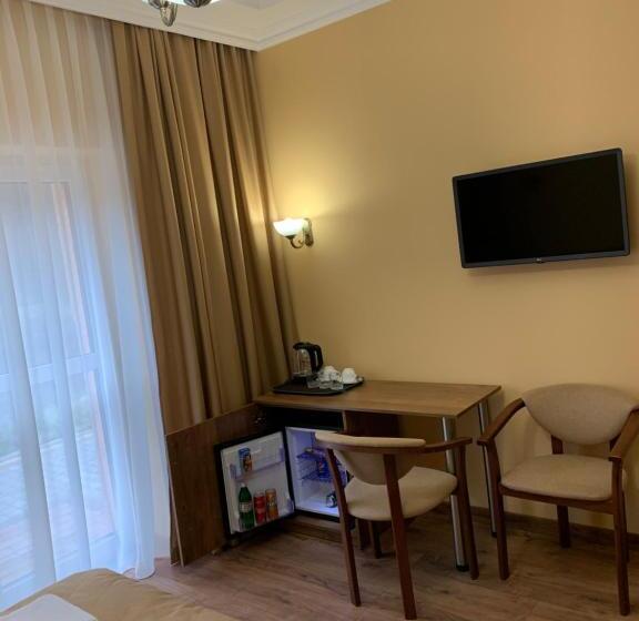 پانسیون сонячна соната