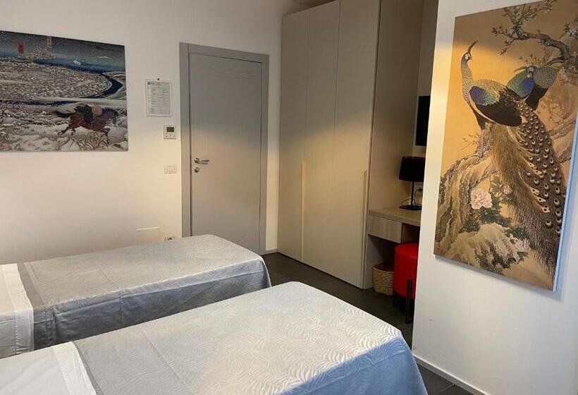 پانسیون Enjoy Duomo Rooms Flavio Baracchini 9