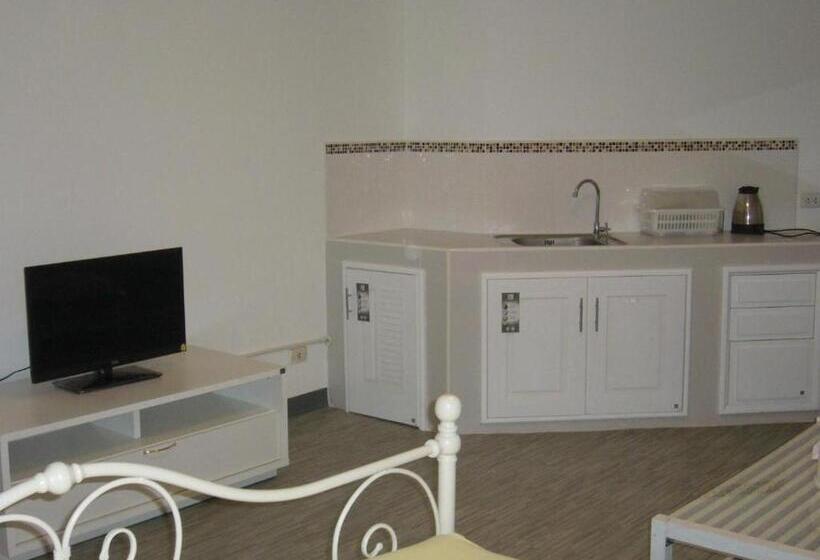 펜션 Room In Guest Room Chan Kim Don Mueang Guest House Triple Room