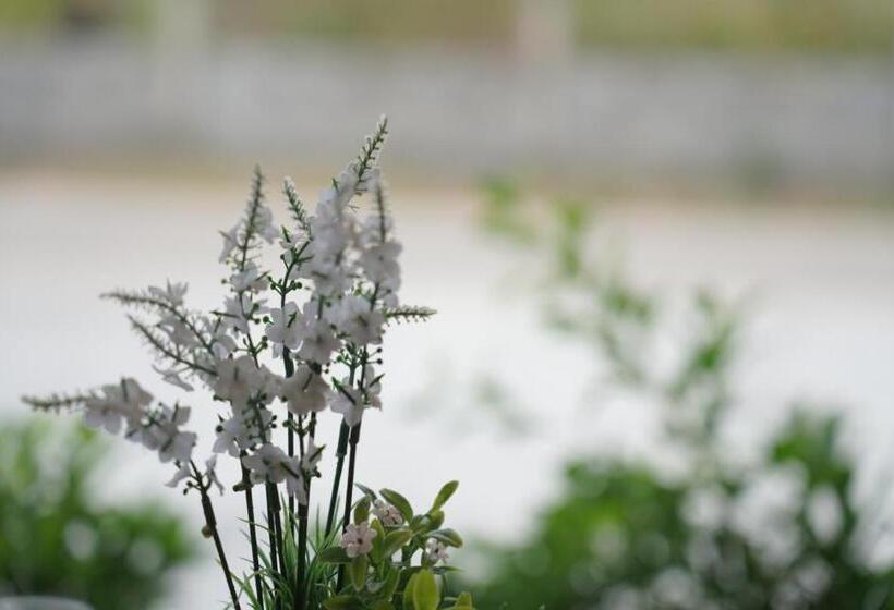 The Charlotte Smart Hotel Lopburi