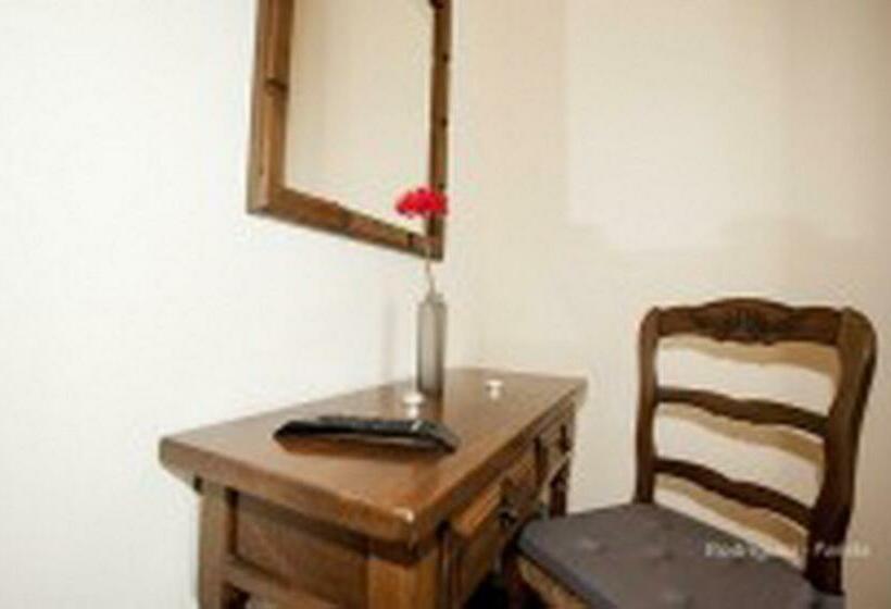 هاستل El Pradón