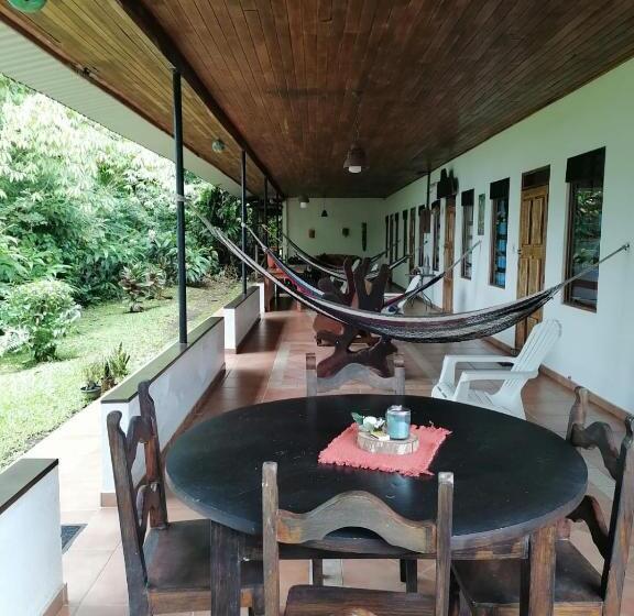 مبيت وإفطار La Ceiba Tree Lodge