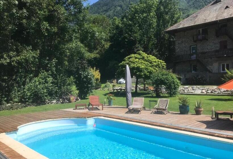 مبيت وإفطار La Perle De La Lauzière, Chambres D Hôtes