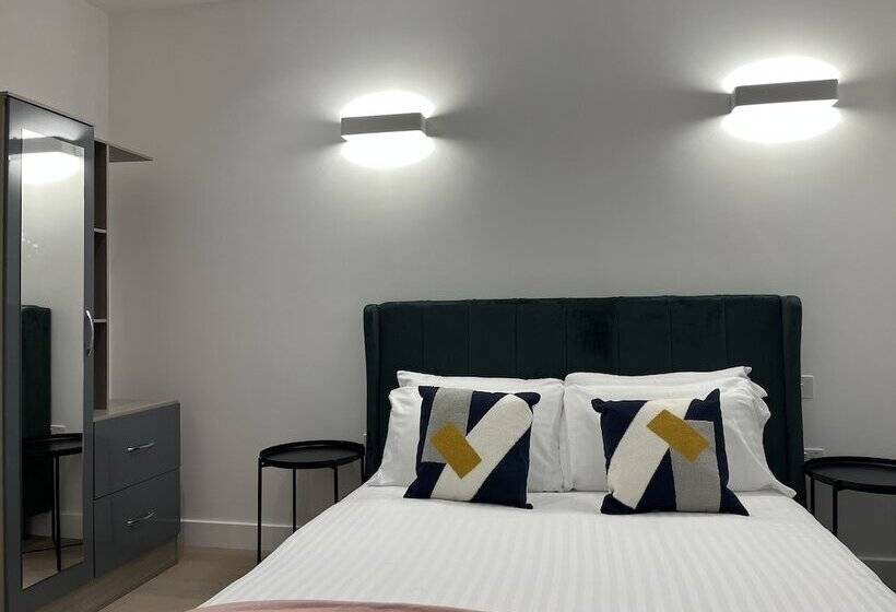 Charles Hope London Brentford