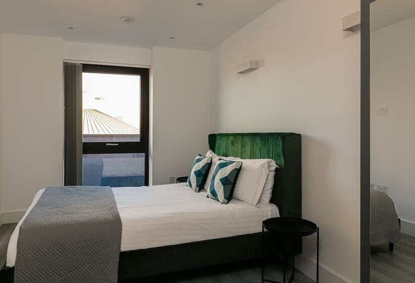 Charles Hope London Brentford