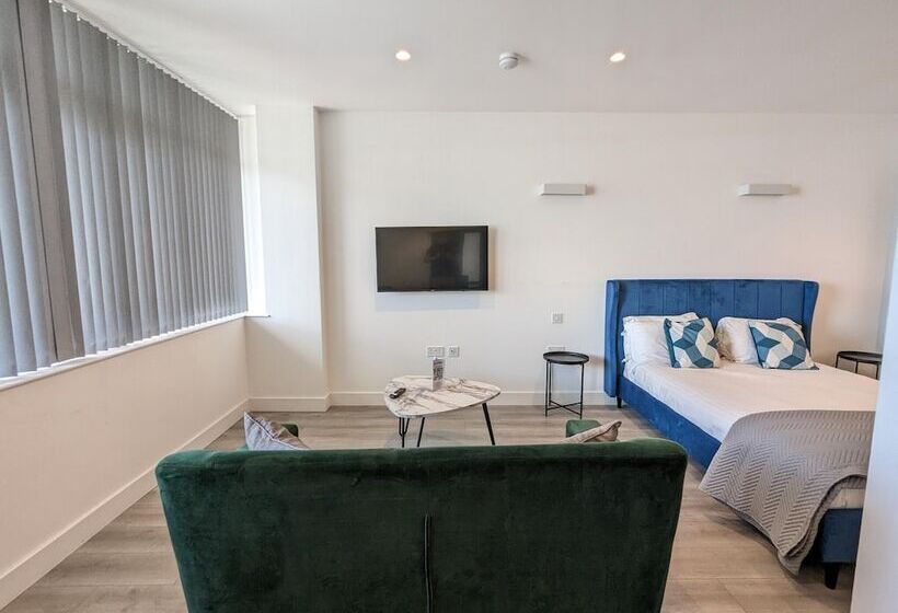 Charles Hope London Brentford