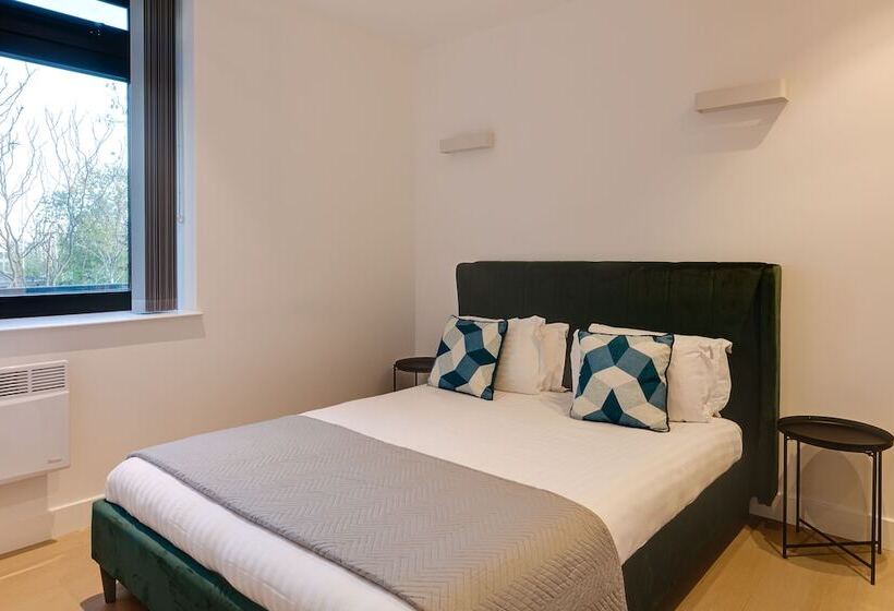 Charles Hope London Brentford