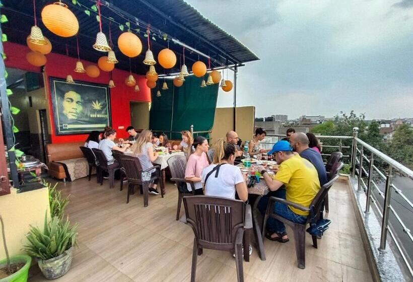 Friends Guest House & Hostel  Near Taj Mahal