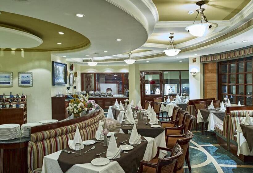 호텔 Club Mahindra White Meadows Manali