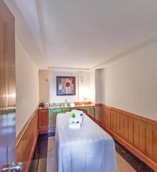 호텔 Club Mahindra White Meadows Manali