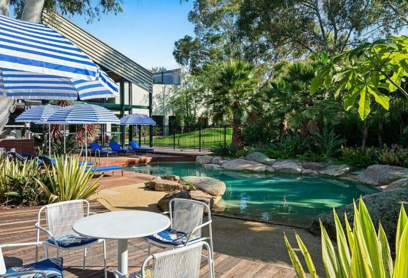 هتل Eden Oak Geelong