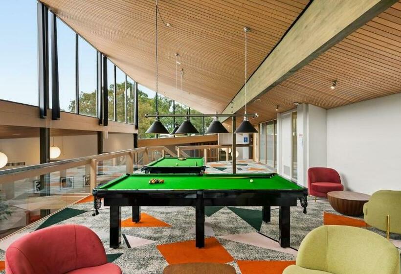 هتل Eden Oak Geelong