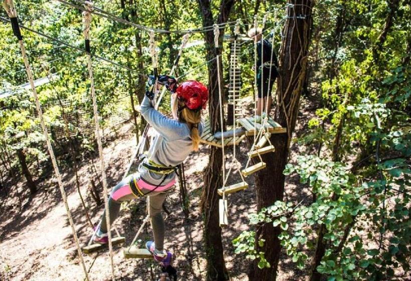 هتل Etno Naselje Vrdnička Kula