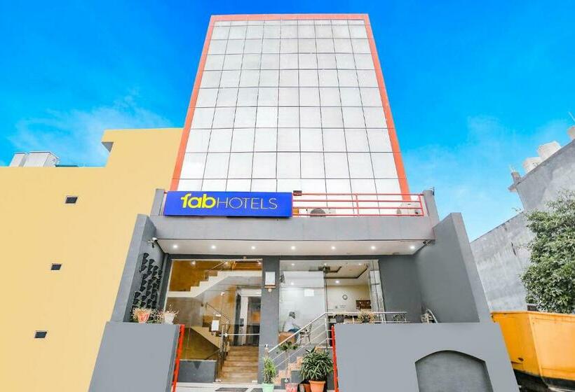 Fabhotel Royal Stay I