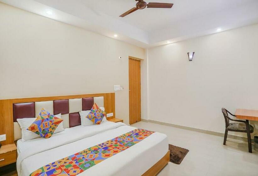 Fabhotel Royal Stay I