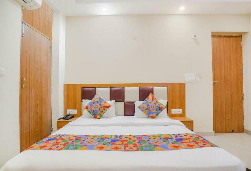 Fabhotel Royal Stay I