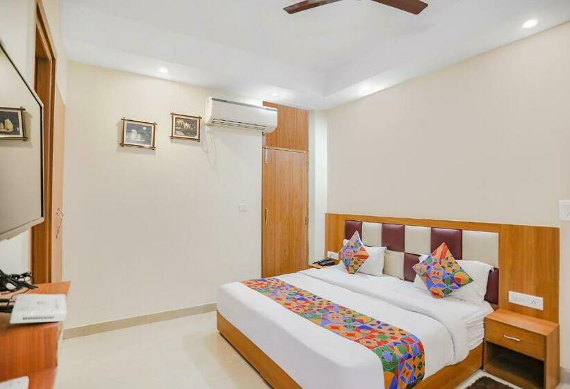 Fabhotel Royal Stay I