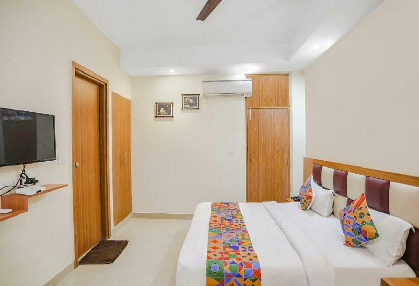 Fabhotel Royal Stay I