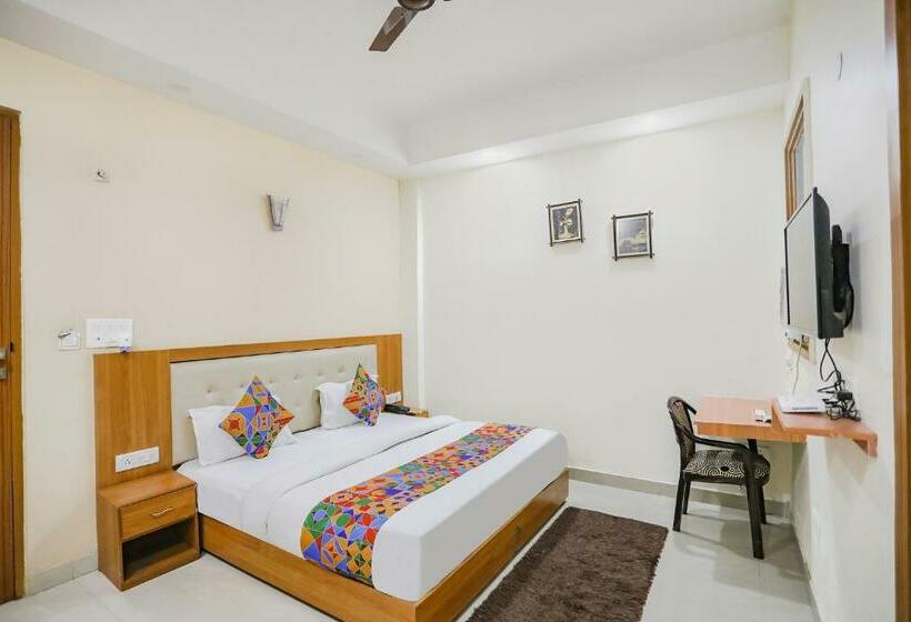 Fabhotel Royal Stay I