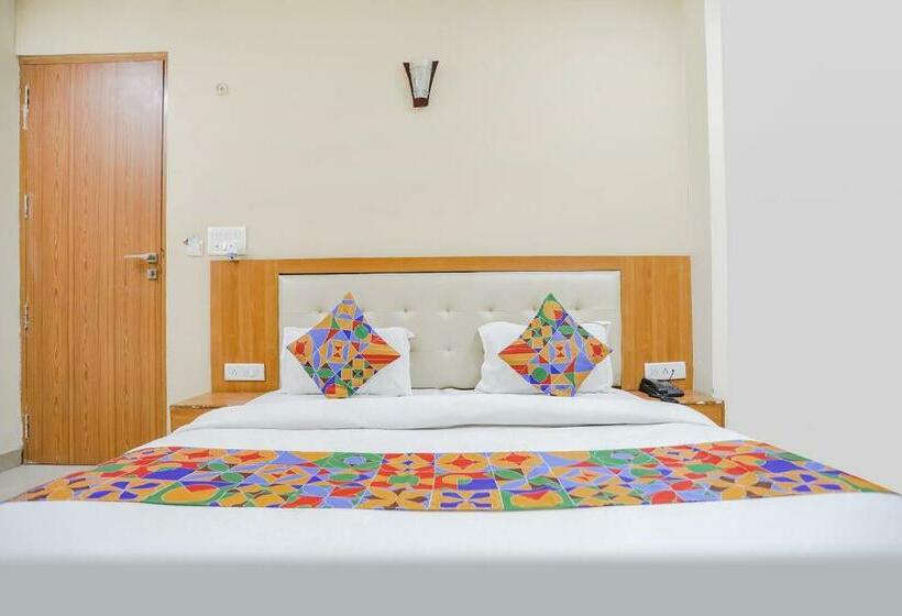 Fabhotel Royal Stay I