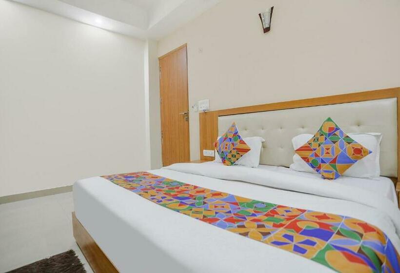 Fabhotel Royal Stay I