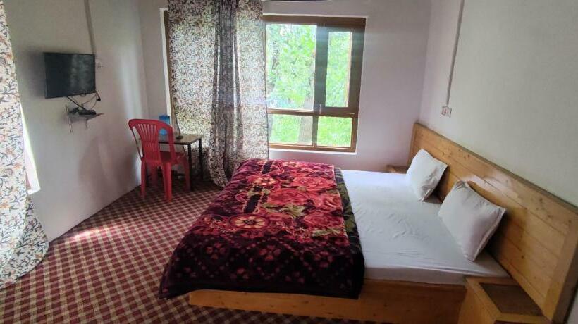 호텔 Sakhi Cottage Wishing Well Pahalgam