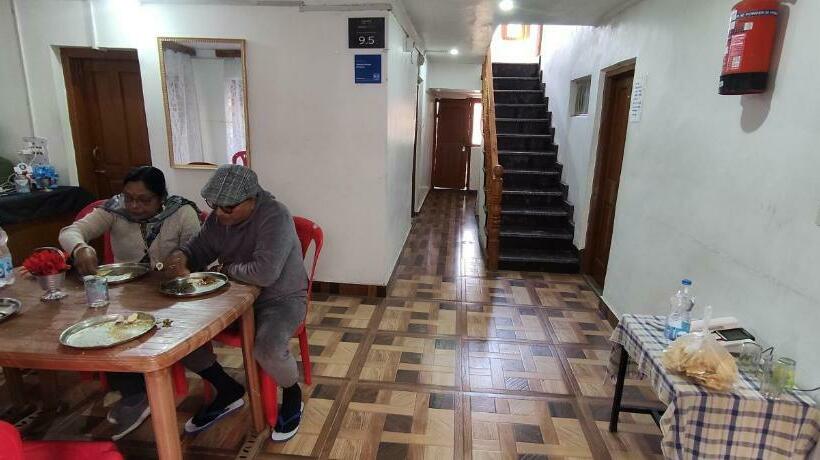 호텔 Sakhi Cottage Wishing Well Pahalgam