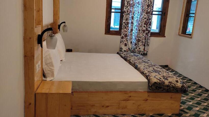 호텔 Sakhi Cottage Wishing Well Pahalgam