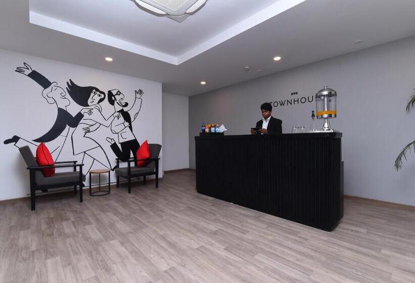 فندق Townhouse Rudra Inn Near Chhatarpur Metro Station