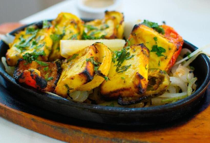 فندق Townhouse Rudra Inn Near Chhatarpur Metro Station