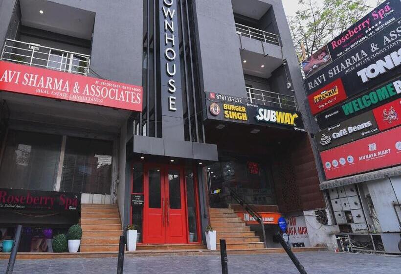 فندق Townhouse Rudra Inn Near Chhatarpur Metro Station