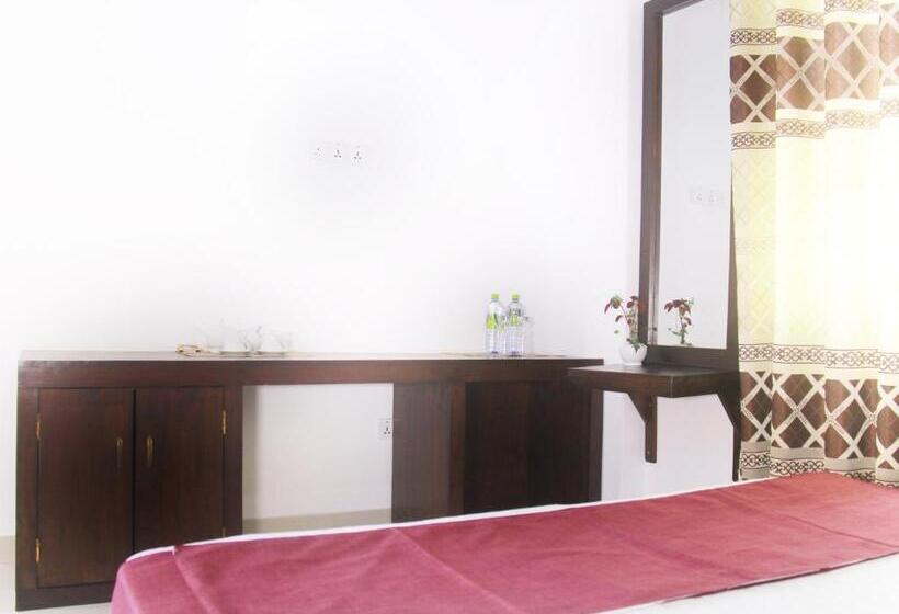 Hotel Punsisi Resort   Adam S Peak